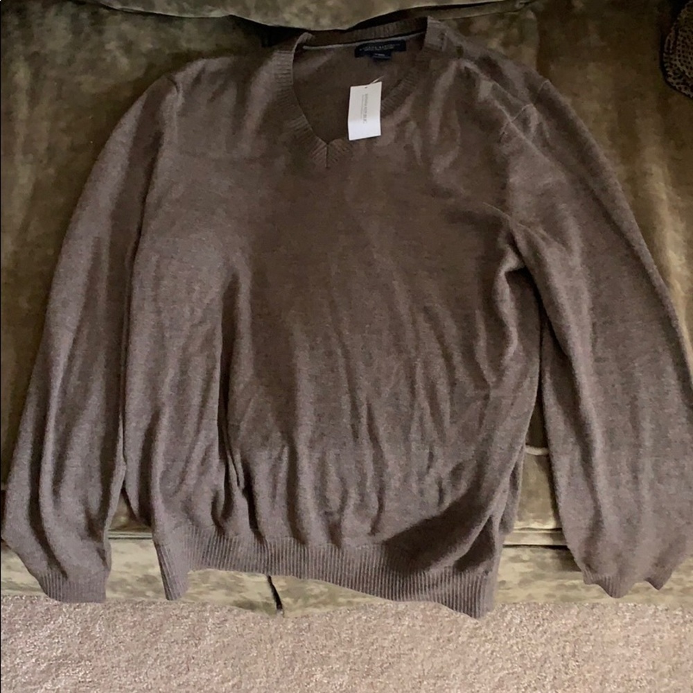V neck sweater